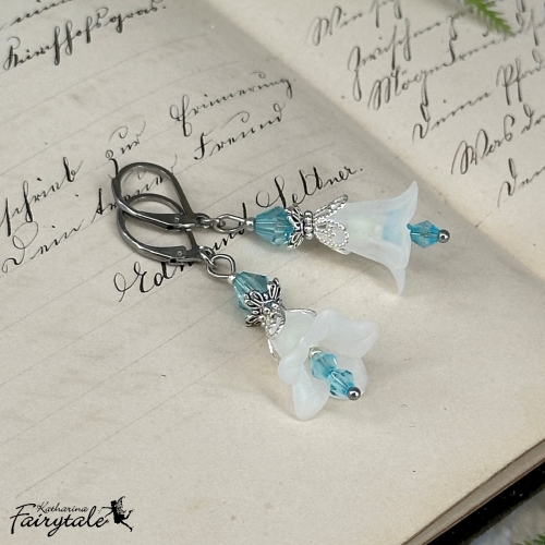 Ohrringe "Feenlaterne" - weiß/türkisblau - mit nachtleuchtender Perle