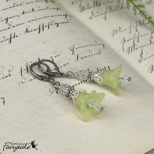 Ohrringe "Feenlaterne" - grün/klar - mit nachtleuchtender Perle