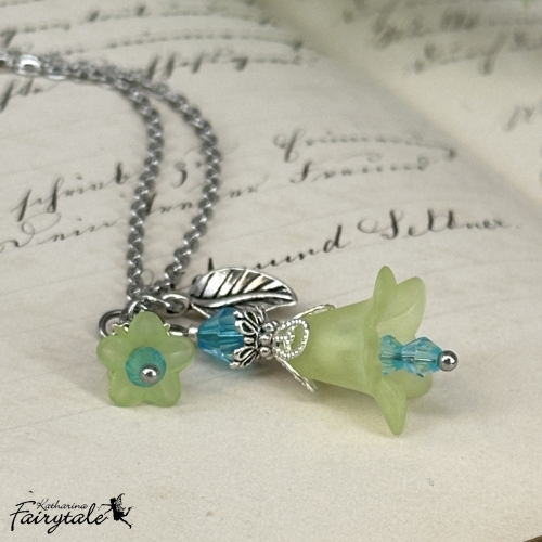 Halskette "Feenlaterne" - grün/türkisblau - Glücksbringer mit nachtleuchtender Perle