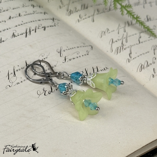 Ohrringe "Feenlaterne" - grün/türkisblau - mit nachtleuchtender Perle
