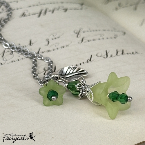Halskette "Feenlaterne" - grün/dunkelgrün - Glücksbringer mit nachtleuchtender Perle