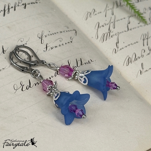 Ohrringe "Feenlaterne" - dunkelblau/violett - mit nachtleuchtender Perle