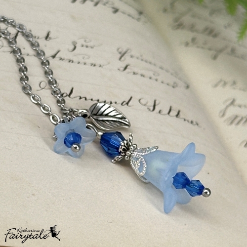 Halskette "Feenlaterne" - hellblau/dunkelblau - Glücksbringer mit nachtleuchtender Perle
