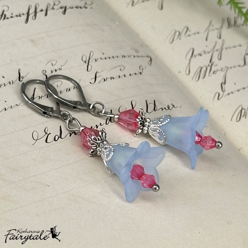 Ohrringe "Feenlaterne" - hellblau/pink - mit nachtleuchtender Perle