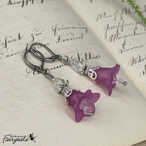 Ohrringe "Feenlaterne" - violett/klar - mit nachtleuchtender Perle
