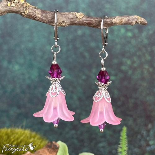 Ohrhänger mit floralen Perlen, Blumen und Blüten